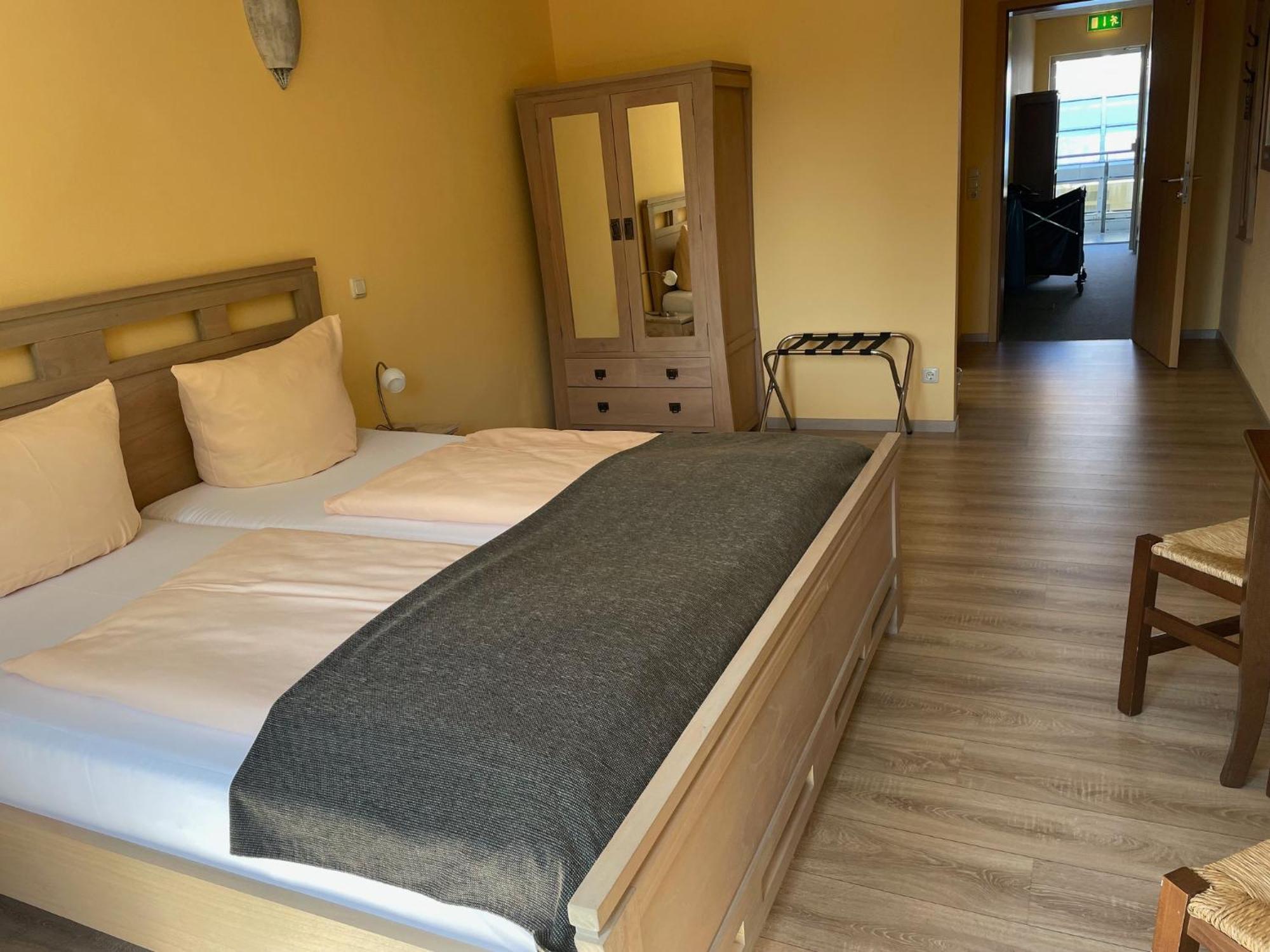 Hotel Rabenstein Raben Steinfeld Экстерьер фото