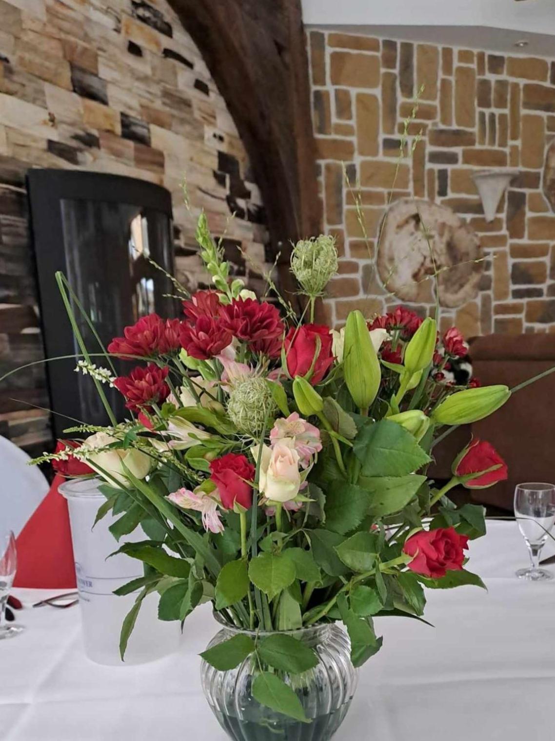 Hotel Rabenstein Raben Steinfeld Экстерьер фото