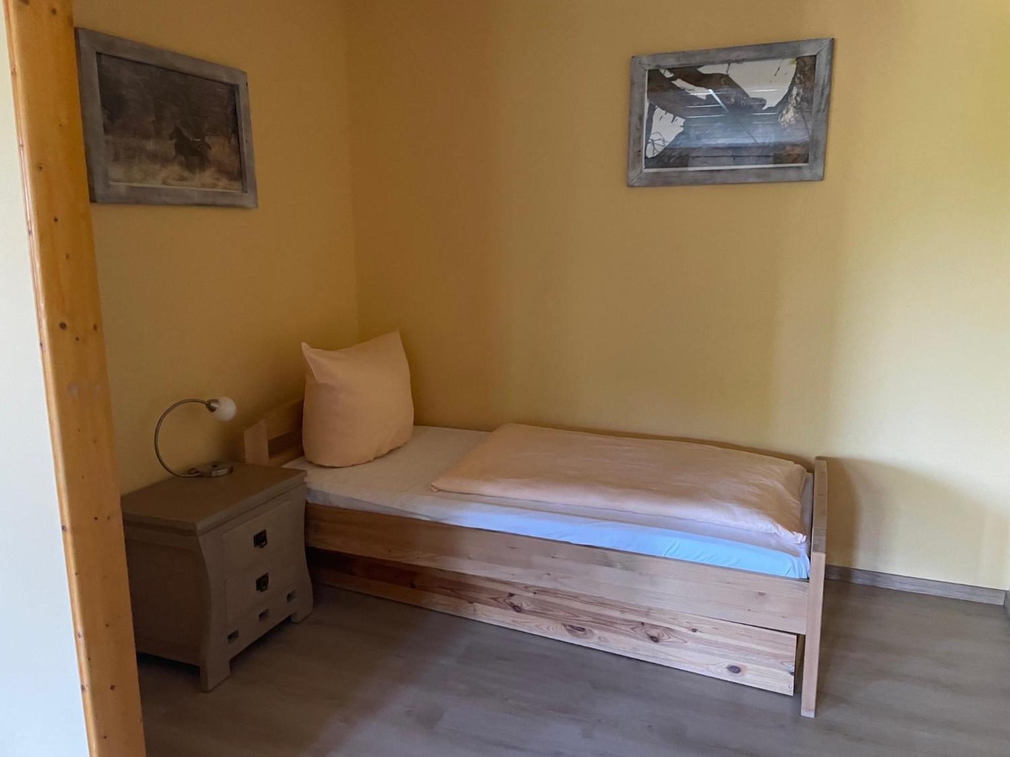 Hotel Rabenstein Raben Steinfeld Экстерьер фото